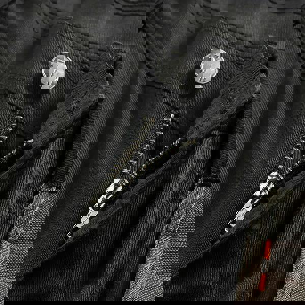 Scruffs Worker Plus Holster Mens Multi Pocket Cargo Shorts, close-up of black cargo shorts showing zipper and metal button.