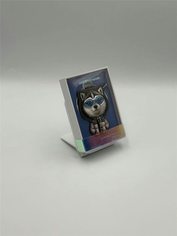 Nimmy Friends Nimmy Cool & Cute 2.0 Husky Embroidery Magnetic Stand with MagSafe Grey - N-KM-BSZJ-017