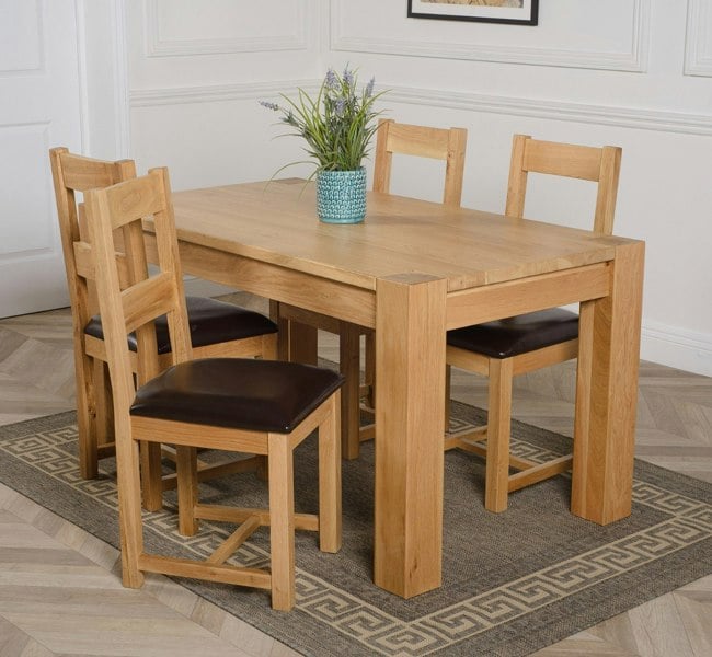 That's Furniture Kuba Medium Oak Dining Table with Lincoln Oak Chairs