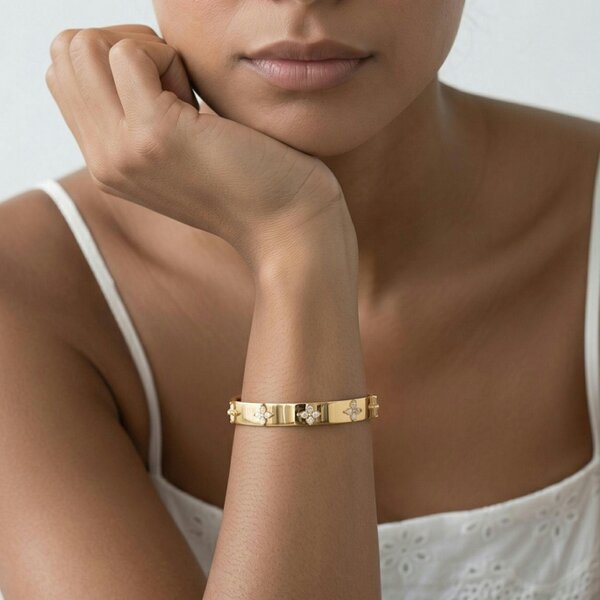 Uchi & Soto Kinmokusei Gold Bead Floral Bangle