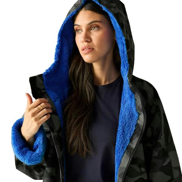 Regatta Unisex Adult Camo Waterproof Changing Robe - Grey/Sonic Blue - 