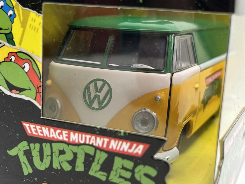 Jada Teenage Mutant Ninja Turtles TMNT 1961 VW Bus 1:32 Scale Jada 35666