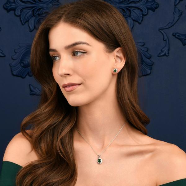 namana 925 Sterling Silver Green Cubic Zirconia Oval Halo Pendant Necklace