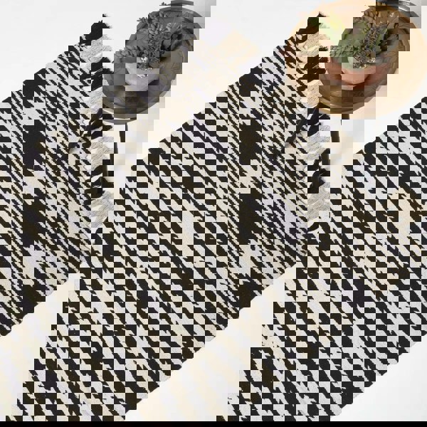 HOMESCAPES Dinan Black & White Kilim Cotton Rug