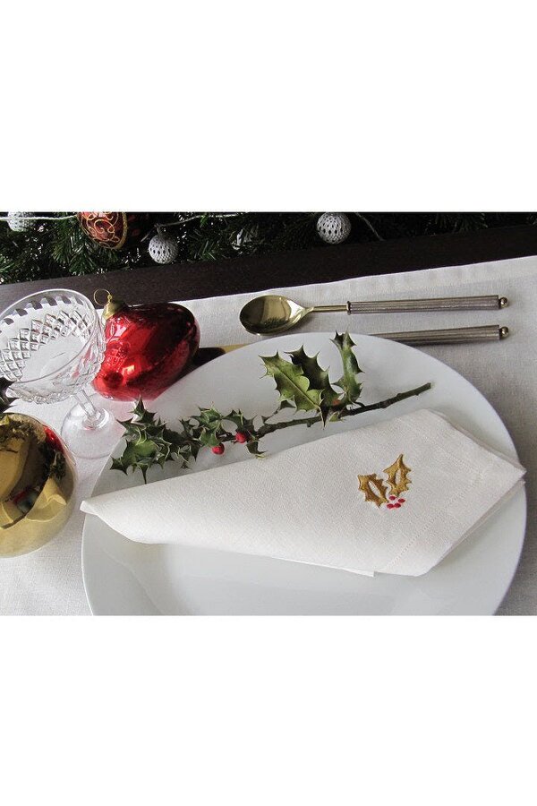 Set of 6 Embroidered Linen Napkins – 3 x Holly, 3 x Mistletoe