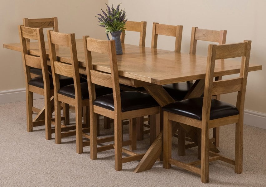 That's Furniture Vermont Cross Leg Oak Extending Dining Table with Lincoln Oak Chairs