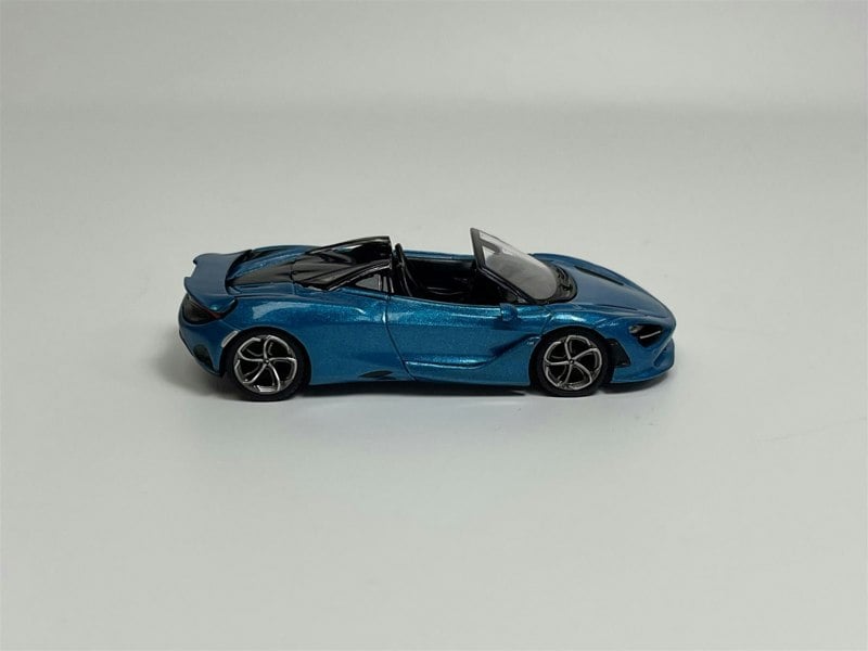 Mini GT McLaren 750S Spider Belize Blue LHD 1:64 Scale MGT00812L