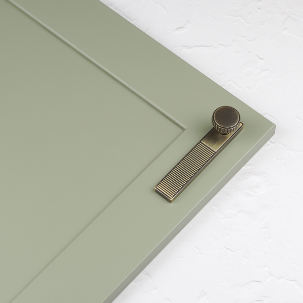 Handle & Home Antique Brushed Brass Ribbed Detailing Handles and Coordinating Knobs