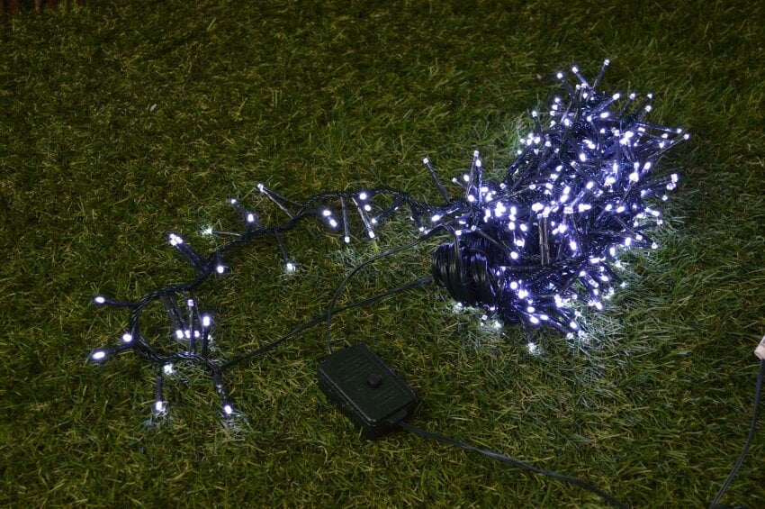 Samuel Alexander 960 LED 12.4m Premier Clusterbrights Indoor Outdoor Multifunction Mains Operated Christmas Cluster Lights with Timer in Cool White