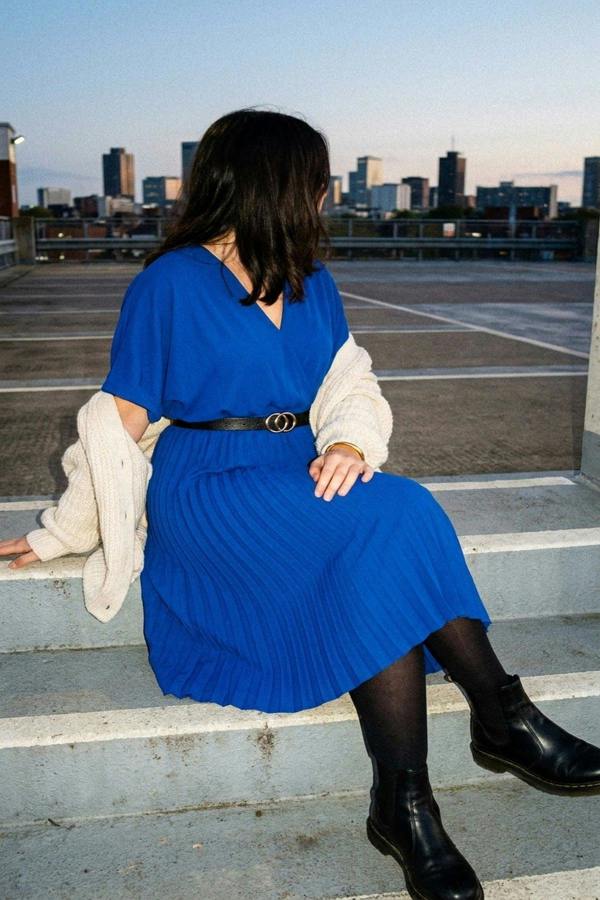 Elidi Short Sleeve Pleated Midi Dress With Waist Belt - Royal