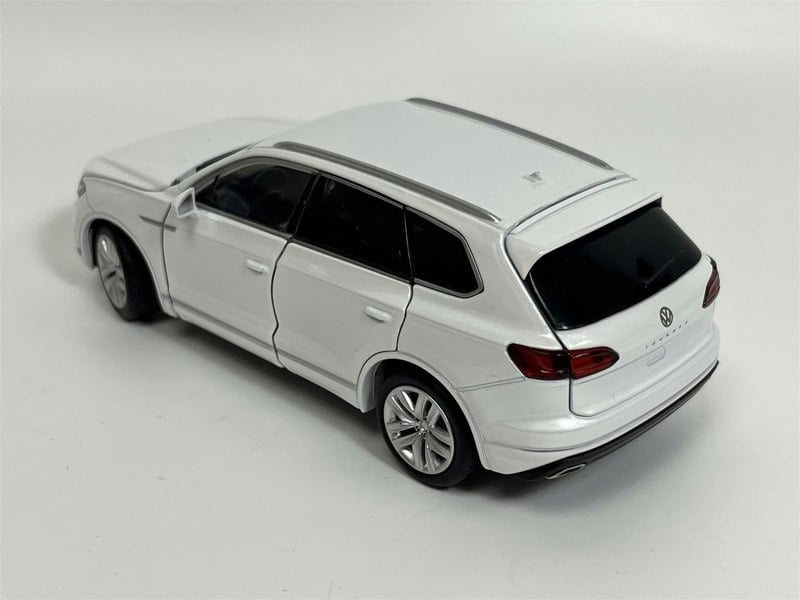 Tayumo Volkswagen Touareg White LHD 1:32 Scale - Light & Sound Tayumo 32135014