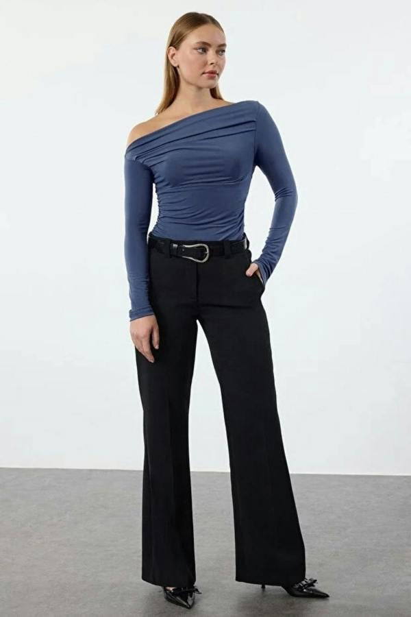 Hoxton Gal Draped/Gathered Detail Long-Sleeve Stretch Knit Fitted Blouse