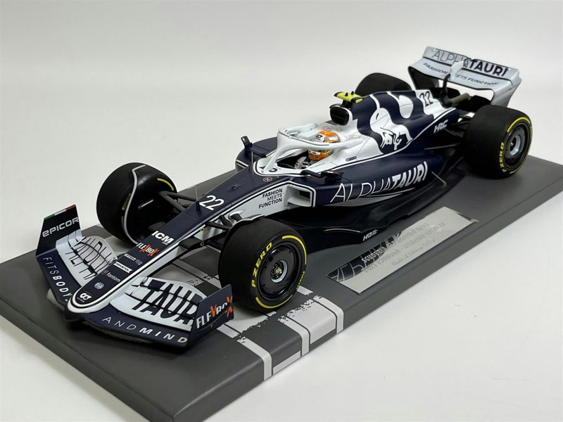 Minichamps Yuki Tsunoda Alpha Tauri Bahrain GP 2022 1:18 Scale 117220122