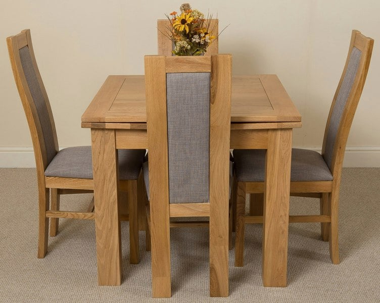 That's Furniture Richmond Small Extending Oak Dining Set with Stanford Oak Chairs