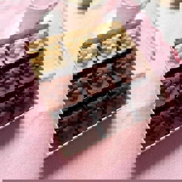 CHOC ON CHOC Assorted Chocolate Lovebirds