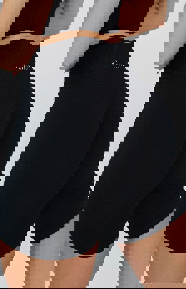 V3 Apparel Form Seamless Scrunch Shorts - Black