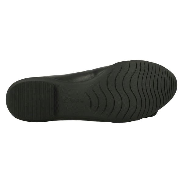 Clarks Ladies Clarks Casual Slip On Flat Shoes Neenah Lark