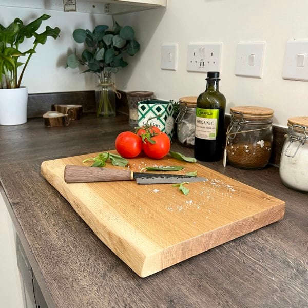 Giraffes & Craftz Live Edge Oak Chopping Board