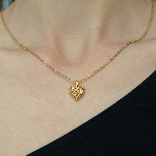 Gold Trip Vintage Lattice Heart Pendant