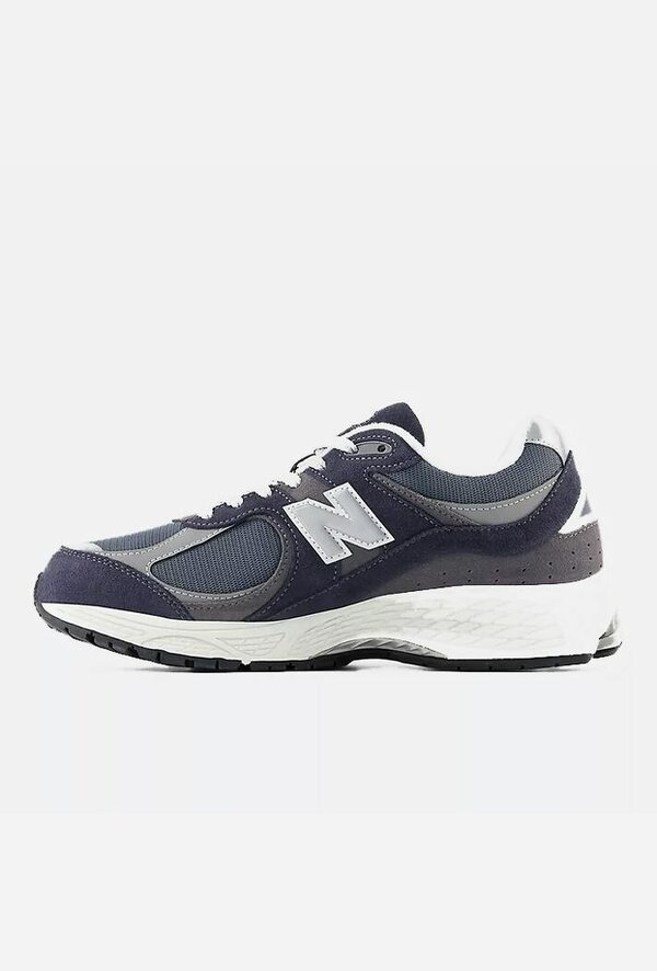 New Balance 2002R Trainers