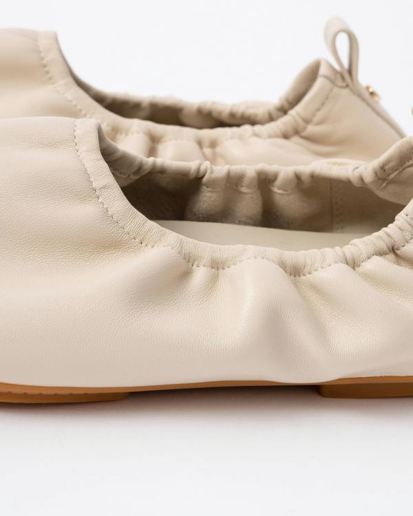 FitFlop Delicato Poise Leather Ballerina Shoes - Hazy Taupe E40