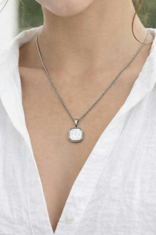 SVNX Seashell Square Pendant Necklace in Silver