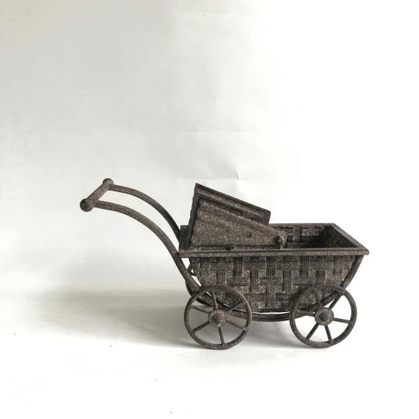 31CM METAL PLANTER WITH WHEELS