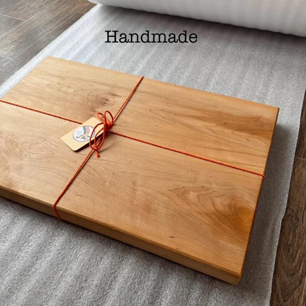 Giraffes & Craftz Large Maple Butcher's Block Cutting Board with Non-Slip Feet