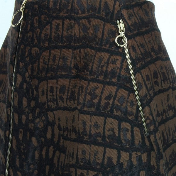 Stella McCartney luxurious mini skirt in a crocodile patterned Jacquard fabric