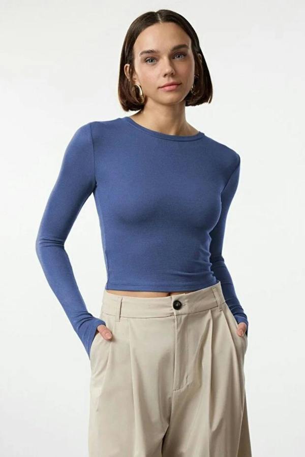 Hoxton Gal Premium Viscose Crew Neck Cropped Stretch Knit Blouse