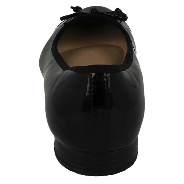 Clarks Womens Clarks Ballerina Style Flats Loreleigh Rae