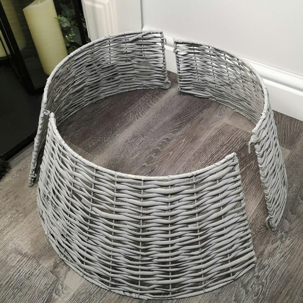 Samuel Alexander 40/58cm Samuel Alexander KD Willow Christmas Tree Skirt Wicker Rattan- Medium Light Grey