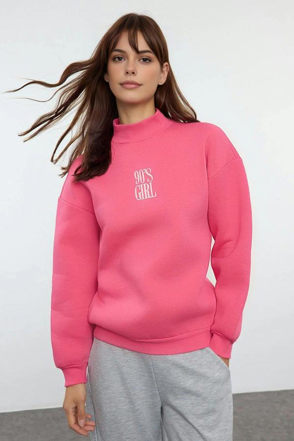 WOVCOR Stand-up Collar Knit Sweatshirt with Fleece Inside and Embroidered Slogan