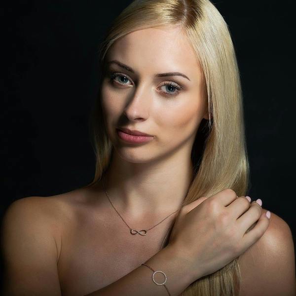 Rose Gold Circle Bracelet with Cubic Zirconia - namana.london
