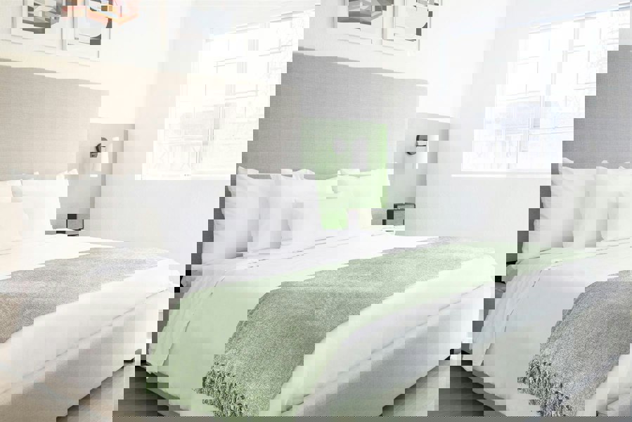 Emma Barclay Darcy Tassel Meadow Green Blanket/Throw