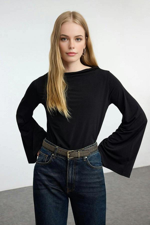 WOVCOR Relaxed Spanish Sleeve Flexible Knit Blouse