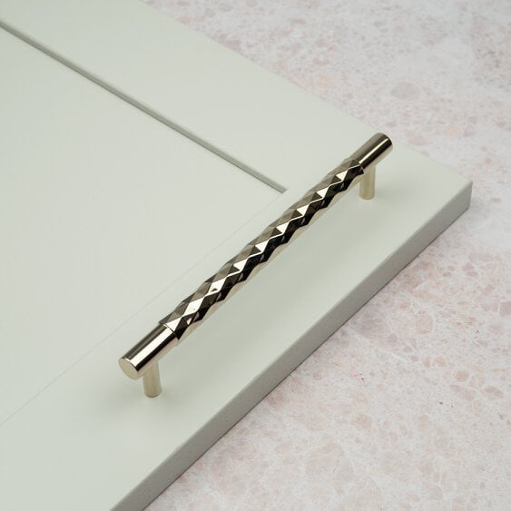 Handle & Home Polished Nickel Solid Brass Diamond Knurled Handle & Coordinating Knob - 160mm Handle 