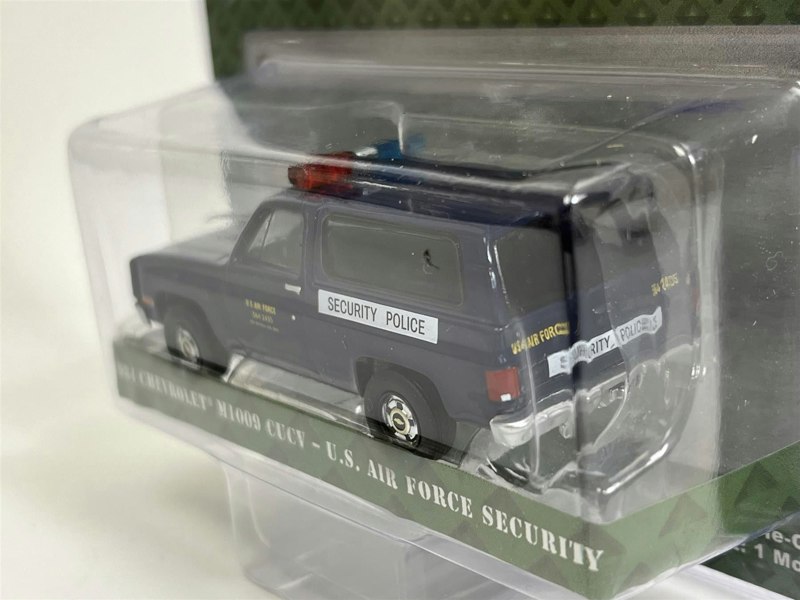 Greenlight 1984 Chevrolet M1009 CUCV US Air Force Security 1:64 Scale Greenlight 61040F