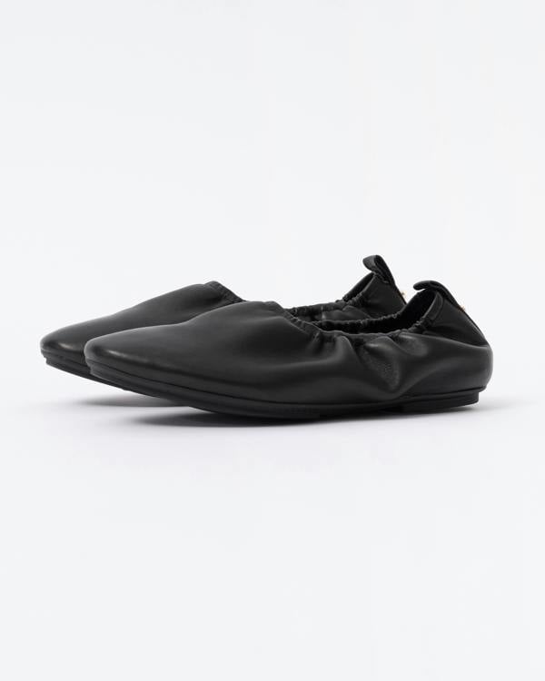 FitFlop Delicato Poise Leather Ballerina Shoes - All Black 090