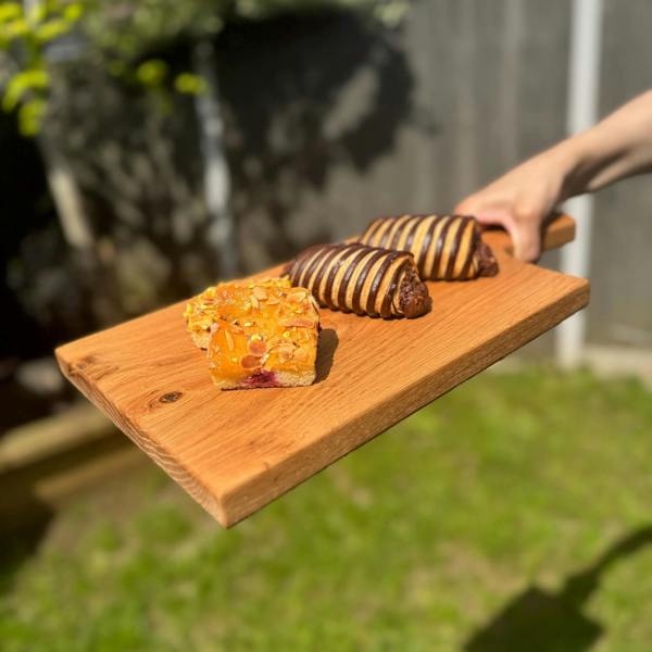 Giraffes & Craftz Solid Oak paddle - Handmade French Oak Cheese and Food Board