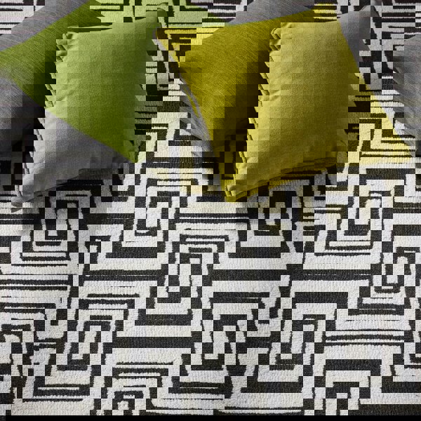 Origins Labyrinth Black/White