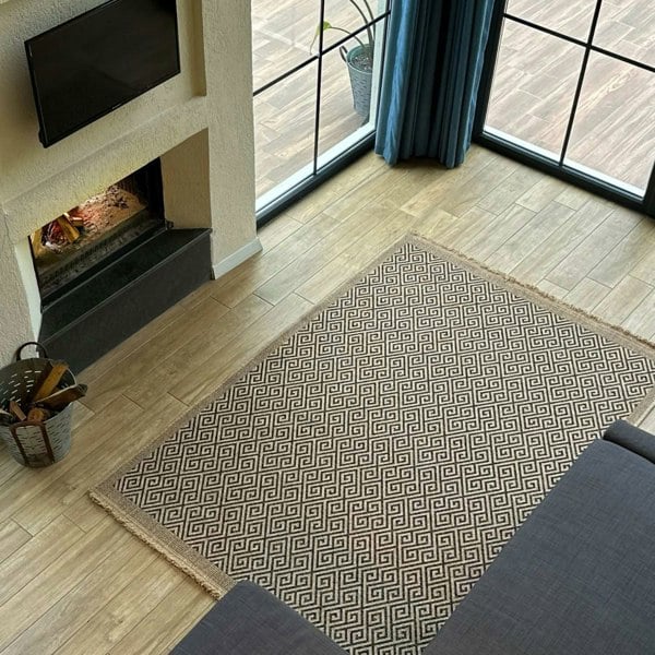 Nature Outdoor Rug Dark Grey jute-look designs and soft, non-shedding texture, moisture and UV protected.