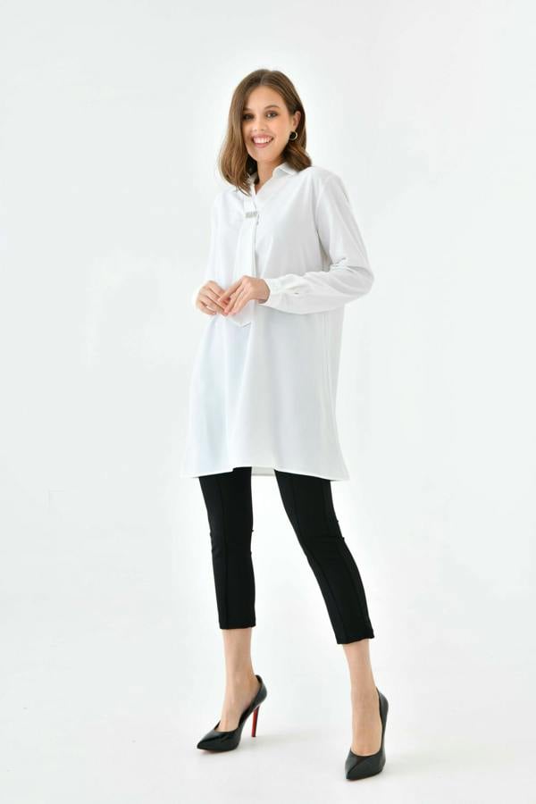 Hoxton Gal Oversized Long Sleeves Shirt Collar Tunic Top with Brooch Detail in White