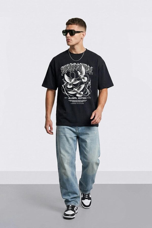London Attitude Worldwide Global Edition Oversized Heavyweight Graphic T-Shirt