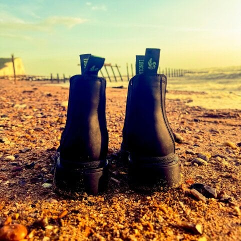AMMONITE Women's Water-Resistant Chelsea Boots | Charmouth Black