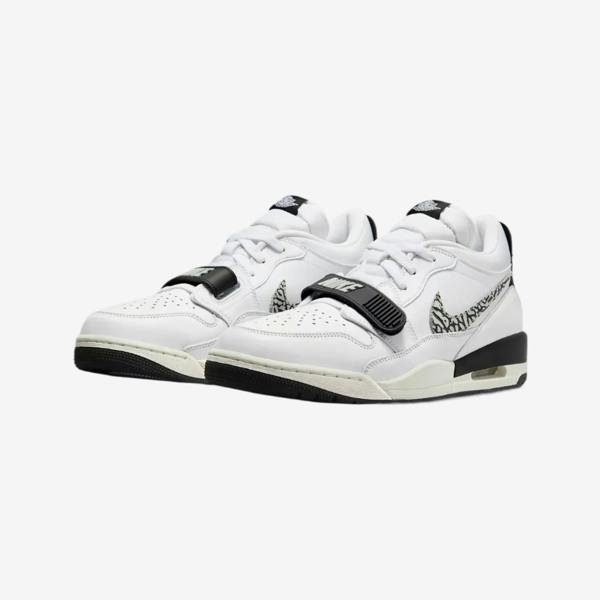 Nike CD7069-110 Sneakers   in  White
