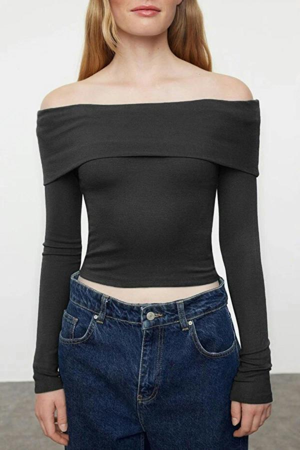 WOVCOR Carmen Collar Crop Knit Blouse