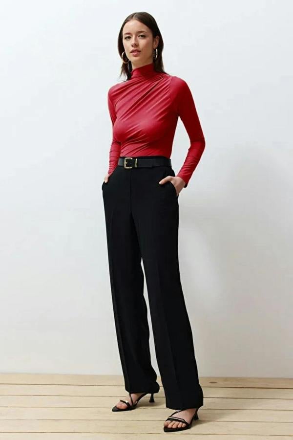 Hoxton Gal Ruched Square-Neck Fitted Stretch Knit Blouse