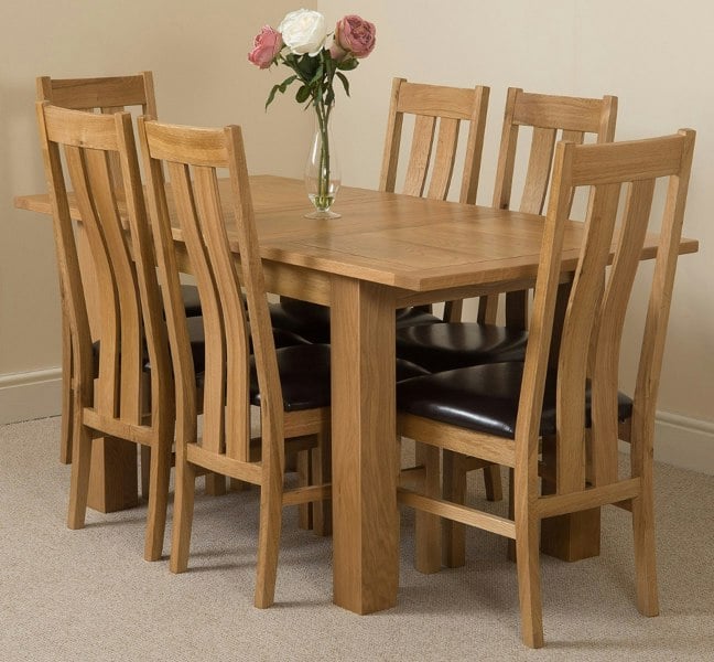 That's Furniture Hampton Small Oak Extending Dining Table with Princeton Oak Chairs