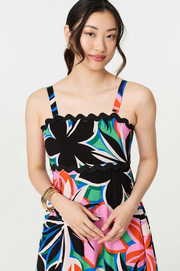 Black | Floral Wave Trim Sleeveless Maxi Dress
